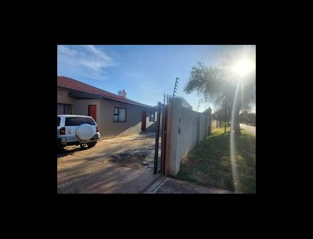 10 BEDROOM HOUSE FOR SALE IN ROODEPOORT